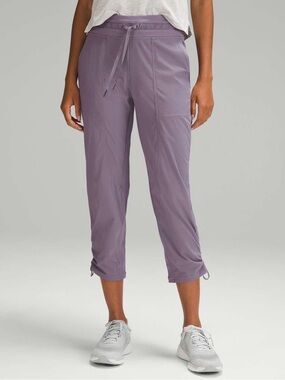 Lululemon Dance Studio Mid-Rise Cropped Pant
Purple Ash 6 NWT $88